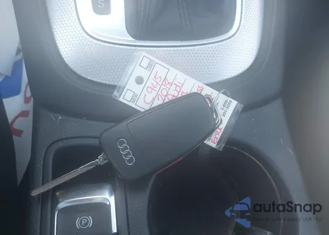 2018 Audi Q3 2.0T Premium/2.0T Sport Premium z USA, uszkodzony, nr VIN WA1ECCFS7JR026917